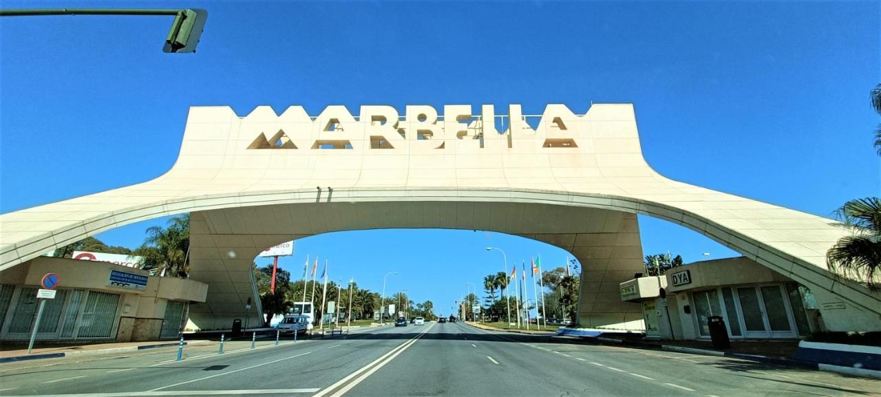 Ample Luxury Fancy Golf & Padel Lejlighed Marbella